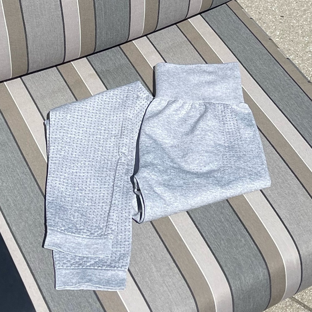 Light Gray Contour Workout Leggings